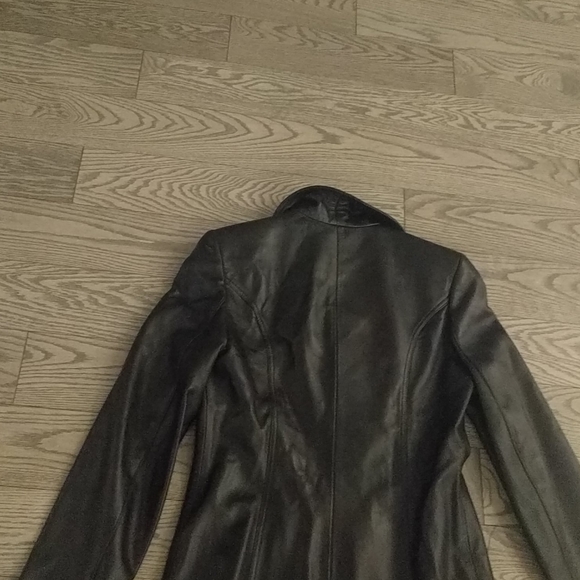 Beautiful genuine leather jacket by Identify - Picture 10 of 13